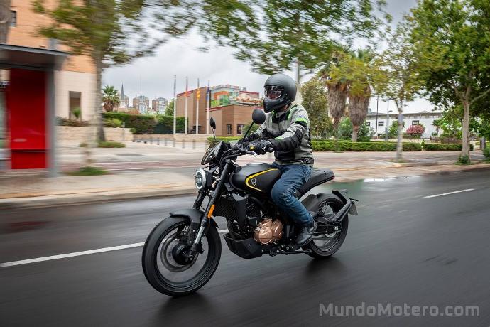  [REBBE 125 - MundoMotero] Wottan REBBE 125, moto naked da marca espanhola com desempenho e design neo retro.