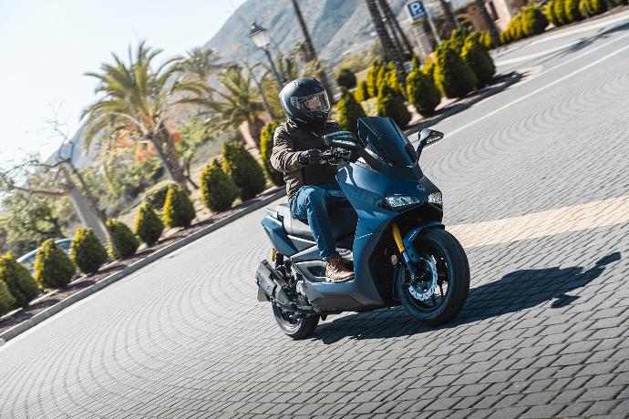 [Prova di stampa dello STORM-R 125] Approfondite la recensione del media specializzato sullo STORM-R 125