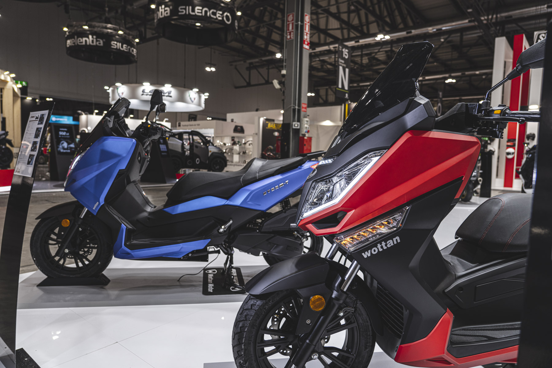 [EICMA 2021 - WOTTAN MOTOR] STORM em vermelho