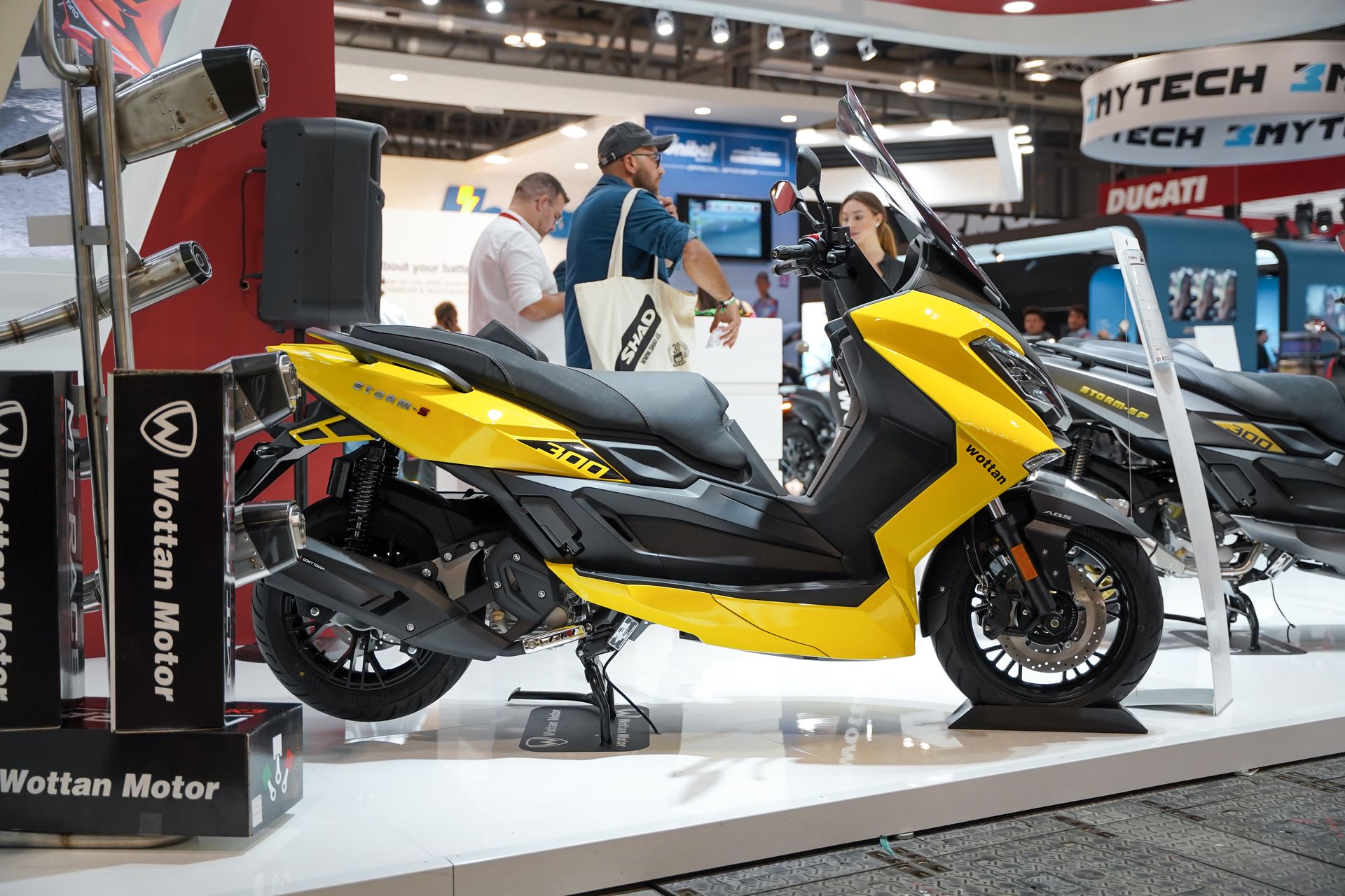 [EICMA 2022 - WOTTAN MOTOR] Exposición de los diferentes escapes de MT RACE